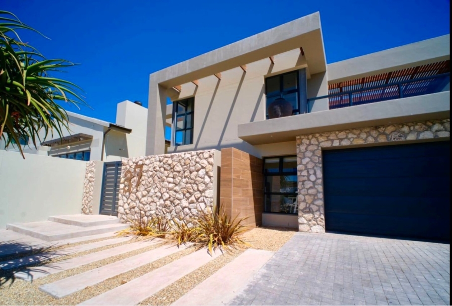 3 Bedroom Property for Sale in Calypso Beach Western Cape